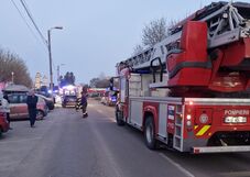 Lángba borult egy tömbház: kilenc személy, köztük három gyermek került kórházba 