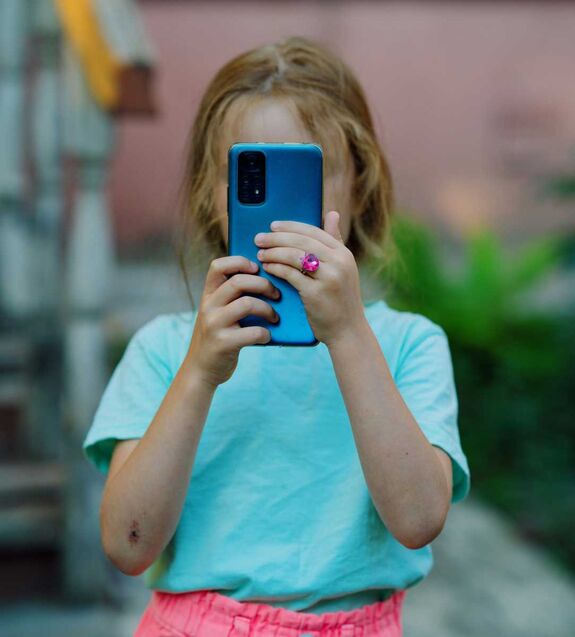 Kiberbiztonsági szakértő: könnyen megkerülhető az EU új életkor-ellenőrző alkalmazása