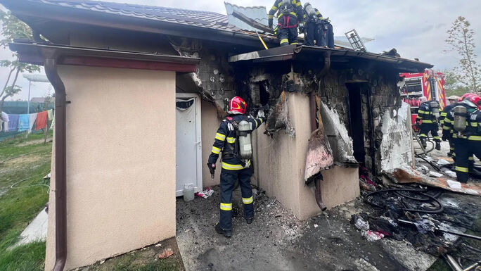 Kigyulladt egy ház Maros megyében – Egy férfi bennégett