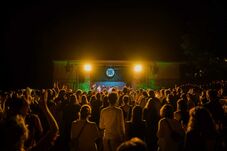 Világraszóló ritmusok: bejelentette első fellépőit a Méra Világzenei Csűrfesztivál