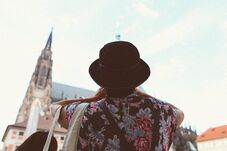 Viccnek is rossz: a kazah, a perui, a kolumbiai és a thai turistákat próbáljuk Romániába csábítani