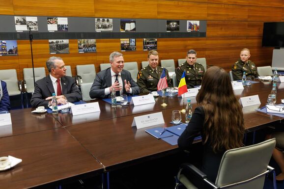 Hadi ipari beruházásokról is egyeztetett az amerikai delegációval a külügyminiszter