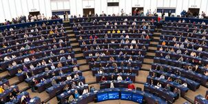 Több pénzt kell befizessenek a tagállamok – nagyobb uniós költségvetést akar az Európai Parlament