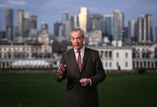 Protestpártból potenciális kormányváltó erő – Felforgatja a brit politikát a Reform UK