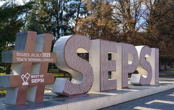 A Sepsiszentgyörgy kiválóságai jelöltjeinek nevei kerültek fel a SEPSI feliratra