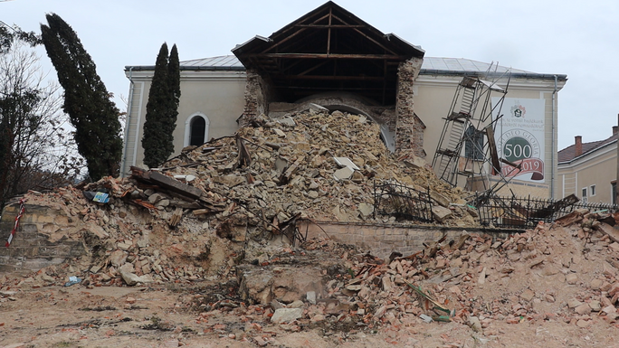 Egyre több jel utalt a bajra – Mi történt a szilágycsegi református templom tornyával? 