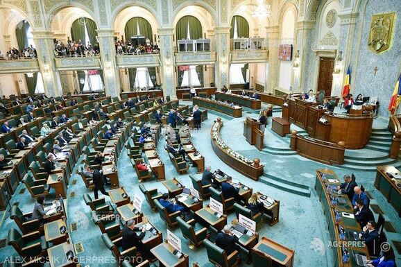 Bizalmatlanság: Három egyszerű indítvány a szenátus hétfői napirendjén