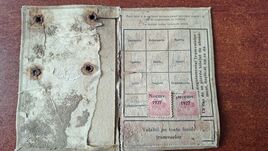 Közel százéves villamosbérlet került elő a padló alól