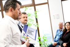 Segítség közel 900 szatmári diáknak – Nem kell félni a román vizsgától