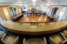 Vége az időhúzásnak: alkotmányos a bírák és ügyészek nyugdíjáról szóló törvény 