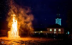 Farsangbúcsúztató tűz, kásáslepény és jelmezes felvonulás Kémeren