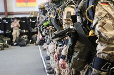 Ukrán kiképzők oktatják a német katonákat 