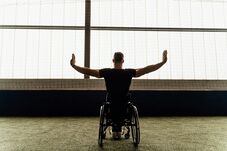 Egy erdélyi megyében minden tizenkettedik felnőtt fogyatékossági besorolással rendelkezik