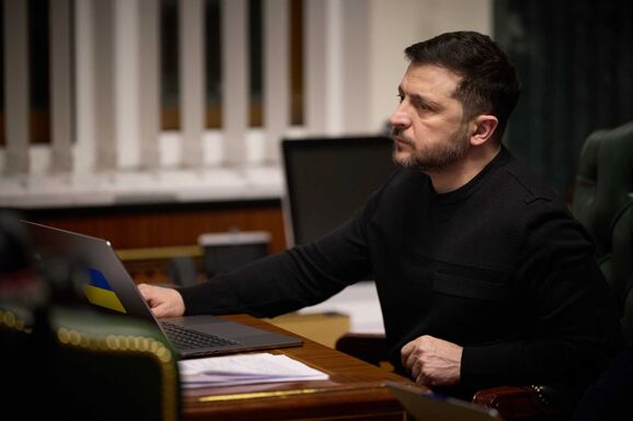 Zelenszkij a háború negyedik évfordulóján: Putyin nem érte el céljait, Ukrajna kivívta a jogot méltó békére (VIDEÓ)