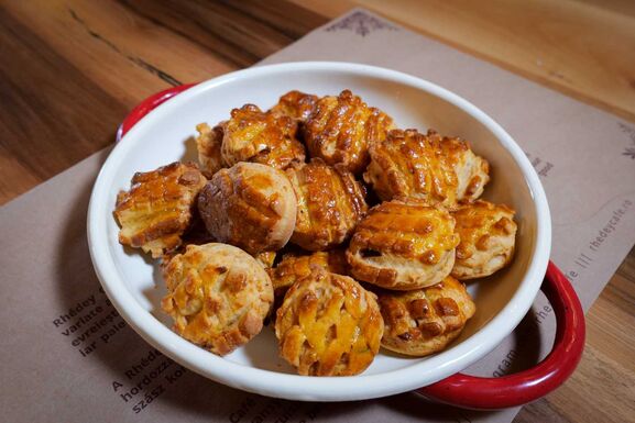 Hungarikum lett a tepertős pogácsa (VIDEÓ)