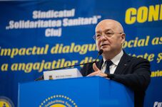 Körgyűrű-botrány: felmondta a szerződést, nemzetközi csalássorozatról beszél Boc