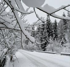 Hétfő estig kitart a kemény időjárás: havazás, ónos eső és hóvihar várható Erdélyben és a hegyekben