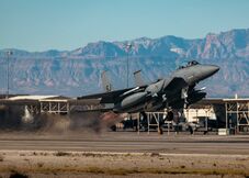 Az Iszlám Állam szíriai állásait támadta a brit és a francia légierő