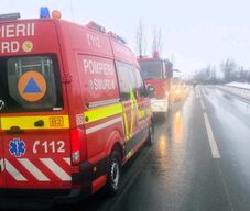 Felborult egy mikrobusz – Nyolc személy utazott a járműben