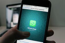 Vigyázat, új átverés terjed WhatsAppon: futárcég nevében küldenek csapdát