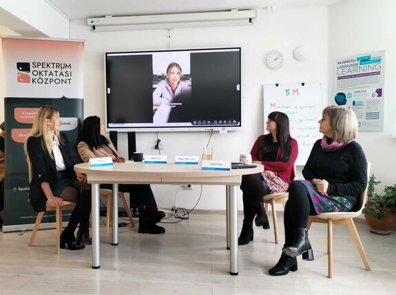 Ismeretterjesztő kisfilmeket mutattak be a digitális családi jóllét témakörében Csíkszeredában