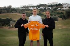 Hivatalos – Hindrich Ottó 2030-ig a Legia Warsawa játékosa