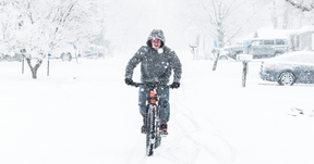 Veszélyes és tilos is a téli kerékpározás – Figyelmeztetnek a székelyudvarhelyi rendőrök