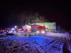 Lángokban állt a nagyiklódi hungarocellfeldolgozó üzem – Több megyéből riasztották a tűzoltókat (VIDEÓ)