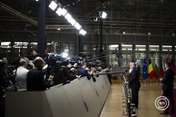 Orbán Viktor: Az EU vezetése befogadta az ukránok 800 milliárd dolláros igényét (VIDEÓ)