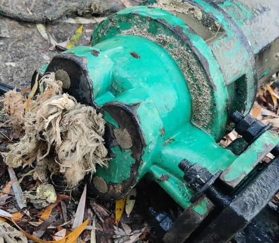 Rekordévet zárt a háromszéki közműszolgáltató – Napi három dugulás, több mint ezer javítás