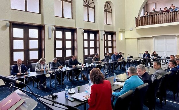 Zavarja a POL tanácsosát, hogy az RMDSZ képviselői magyarul is felszólalnak a marosvásárhelyi tanácsülésen