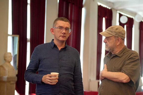 Karácsonyi Zsolt regénye alapján készült előadást mutat be a kolozsvári színház