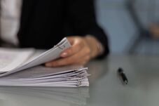 Törvénymódosítás: egyszerűbbé válik az anyakönyvi okiratok honosítása