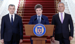 Az AUR előre hozott választásokat sürget, a PNL-ben pedig már Veștea kizárását követelik