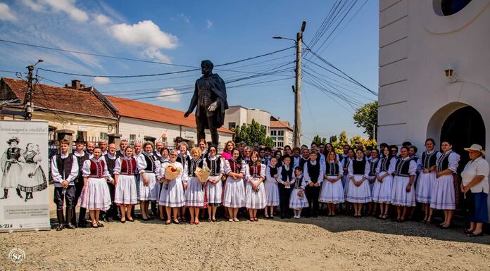 Közös munkával született újjá a zsibói népviselet