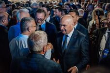 Tisztogatásba kezd a belső válsággal küzdő PNL