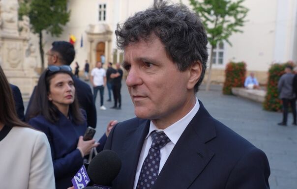 Kolozsváron járt szerdán Nicușor Dan – A fiatalok sorban álltak egy közös fotóért (VIDEÓ)