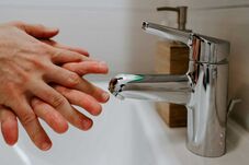Júliustól drágább lesz a víz és csatornadíj Háromszéken: minden lejt fejlesztésre költenek