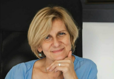 Máthé Melinda: „Az irodalom egyetlen haszna, hogy élni tanít”