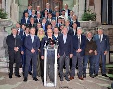 Folytatódik a torzsalkodás: a liberálisok követelik, hogy a PSD rukkoljon elő a tervével