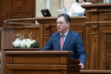 Szabályszegéssel vádolja a megbuktatott Bolojan-kormányt a szociáldemokrata politikus