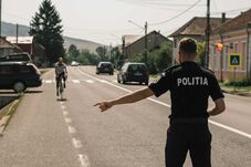 Négy óra alatt több mint ezerszer bírságoltak a rendőrök