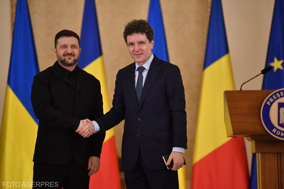 Közös dróngyártásról, energetikai együttműködésről beszélt Zelenszkij Bukarestben