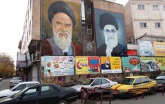 Ajatollahok földjén: egy kis középkor, egy kis '80-as, '90-es évekbeli Románia