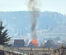 Tűz ütött ki egy gazdasági épületben a Hargita megyei Tekerőpatakon