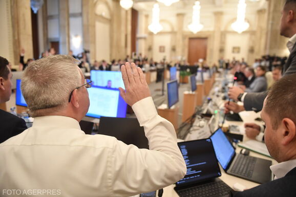 Kelemen Hunor: a családoknak, a nyugdíjasoknak biztonságra van szükségük