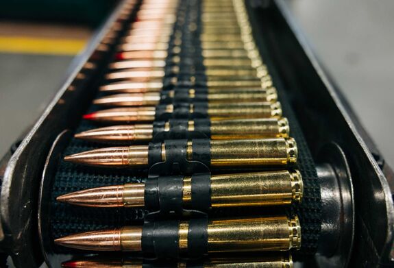 Orbán Viktor: Három erő nyer a háborún, a fegyvergyárak, az energiacégek és a bankok