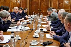 Kulcsfontosságú koalíciós ülés a költségvetés körüli patthelyzet feloldására