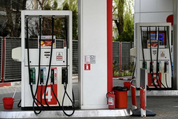 Üzemanyagpiaci válsághelyzetet hirdet a kormány – Korlátozzák az árrést és az exportot