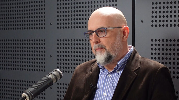 Népszerű a Fidesz Erdélyben, mi lesz, ha győz a Tisza? – Kelemen Hunorral beszélgettünk (VIDEÓ)